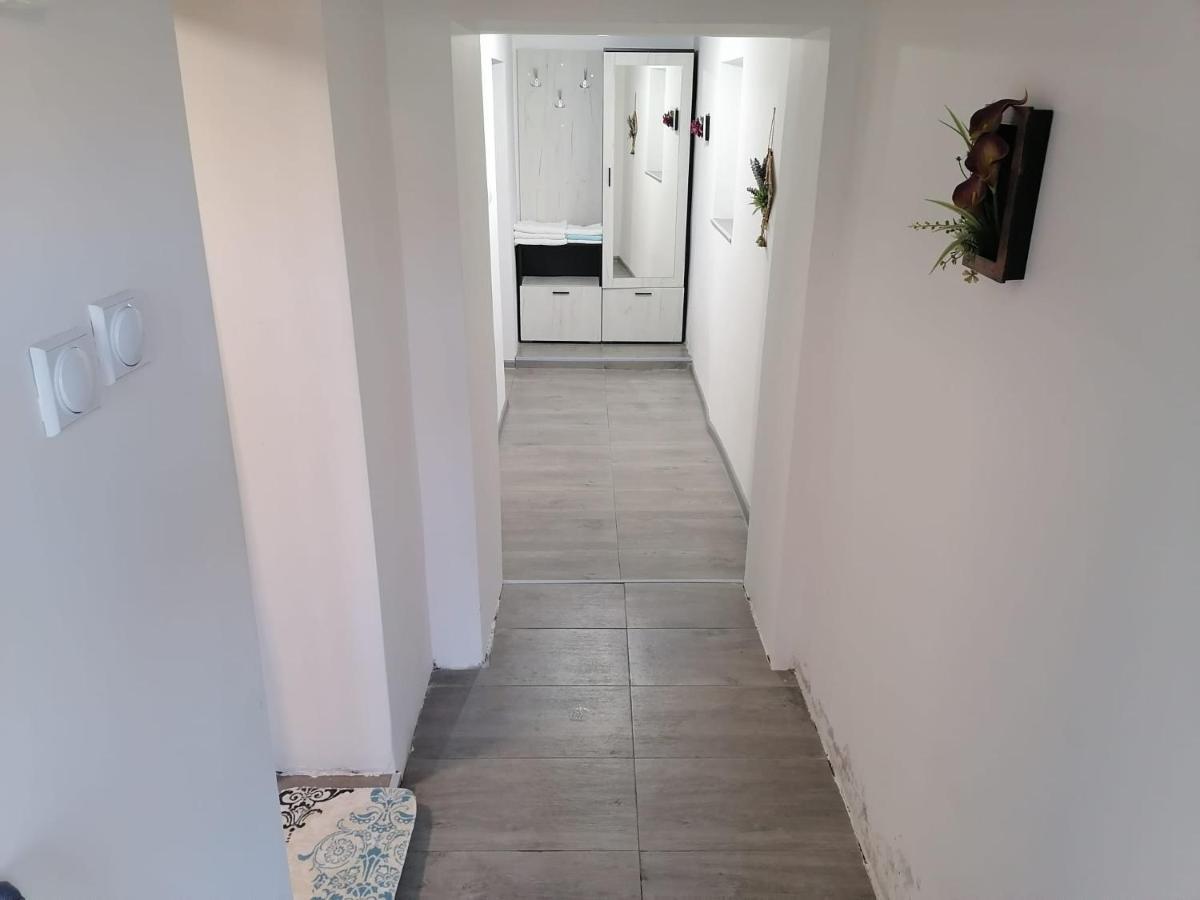 Апартамемт 3 Места С Кухня С Дворче Appartement Vratsa Buitenkant foto