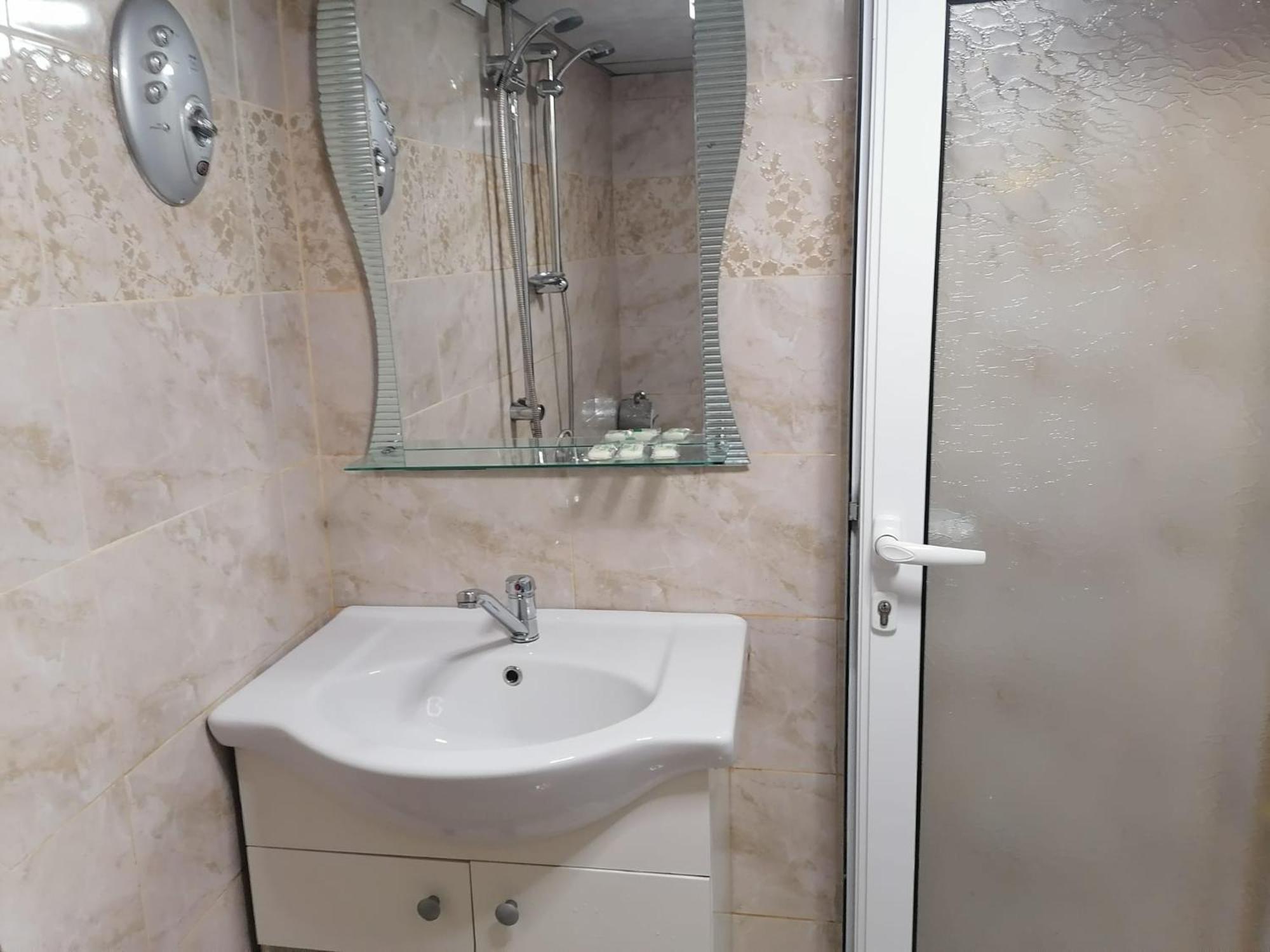 Апартамемт 3 Места С Кухня С Дворче Appartement Vratsa Buitenkant foto